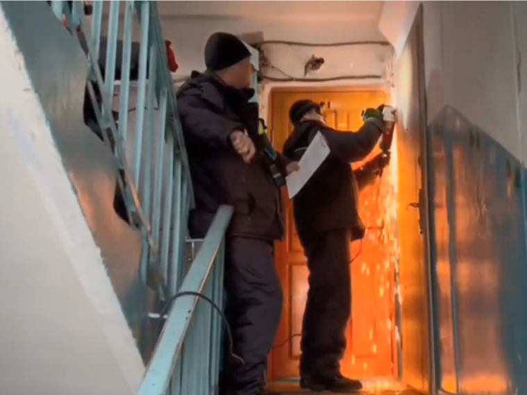ЛОВА про вскриття квартир в окупованому Лисичанську: «Ніхто нові двері не встановлює навіть показово»