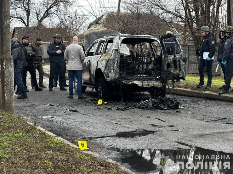 На Дніпропетровщині розстріляли автомобіль заступника мера (ФОТО)