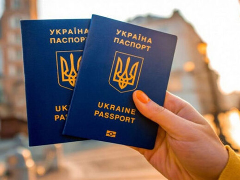 У ЄС не сказали, чи депортують українських чоловіків з простроченими документами
