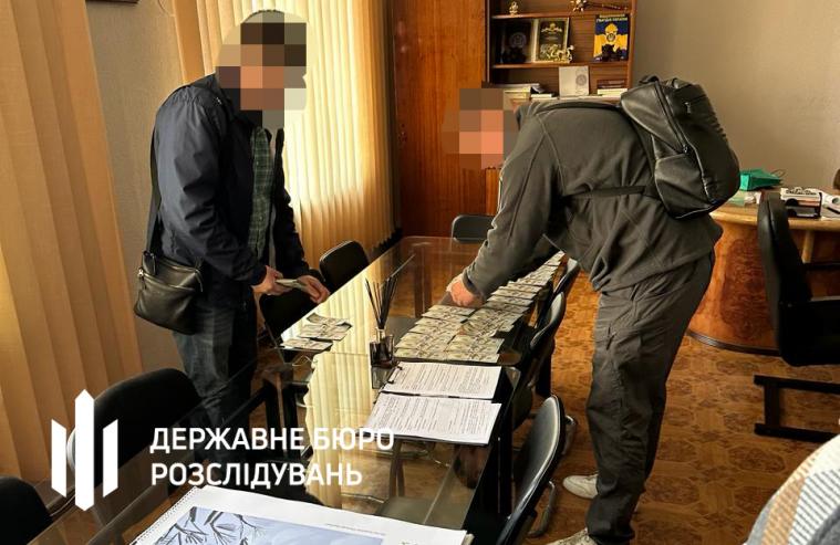 Судитимуть посадовців міськради на Дніпропетровщині, які вимагали хабар за будівництво  гуртожитку для ВПО 