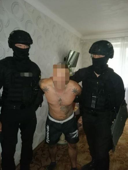 В м. Сєвєродонецьк поліцейські затримали чоловіка за підозрою у вчиненні тяжкого злочину