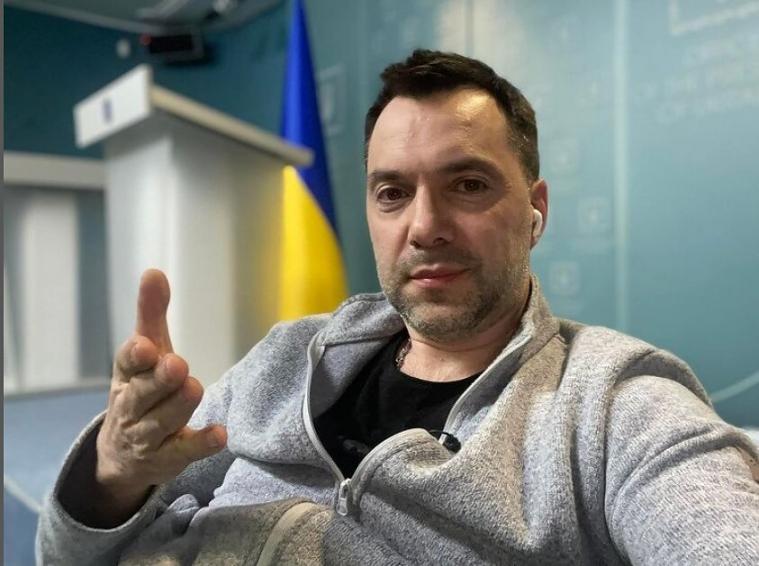Зеленський увів санкції проти Арестовича: загалом у списку 76 осіб 