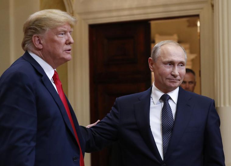 Трамп проклав для путіна "золотий міст" і ще не вирішив нічого щодо санкцій проти рф, - Politico