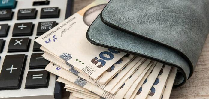 Власенко у квітні отримав майже 200 тис. грн зарплати