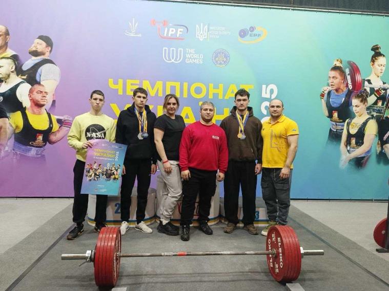 Кремінські спортсмени здобули вісім медалей на чемпіонаті України з пауерліфтингу