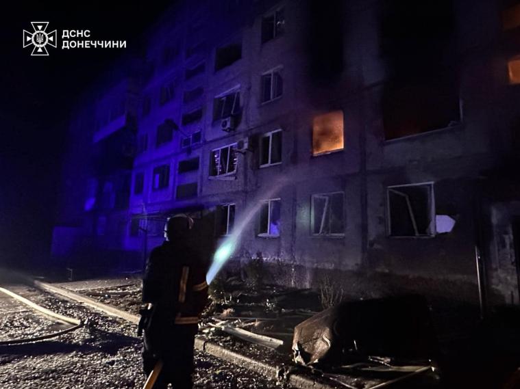 Внаслідок удару по Добропіллю загинули рятувальники та працівник УЗ