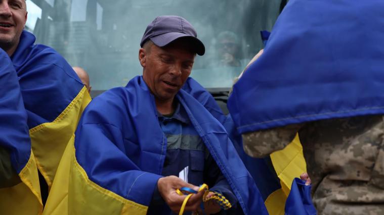 Україна повернула додому з російського полону ще 307 захисників (ФОТО)