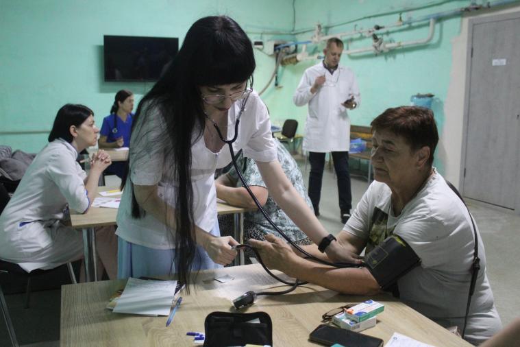 Лікарі луганської обласної лікарні надали допомогу мешканцям шелтеру у Дніпрі