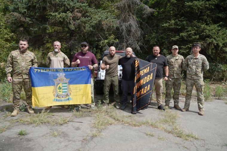 Техніку на майже 3 мільйони гривень передали на фронт від громади Луганщини
