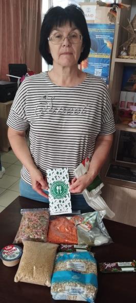 На Київщині луганським ВПО почали видавати веганські продуктові набори