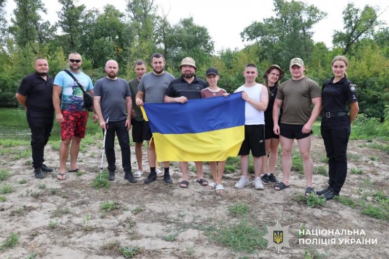 Для реабілітації луганських поліцейських провели захід на річці Дніпро