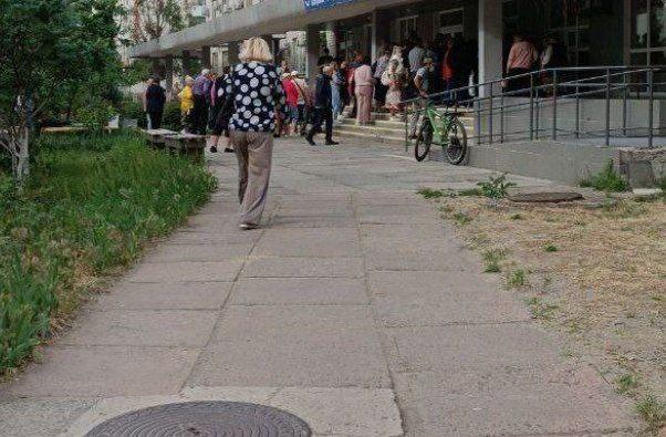 У Сіверськодонецьку немає лікарів, щоб поставити діагноз. «Похід до СПЗ – як з’їсти бутерброд з лайном»