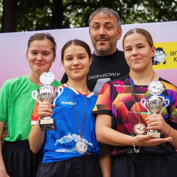 Тенісистки з Сіверськодонецька вибороли повний комплект нагород на змаганнях у Німеччині