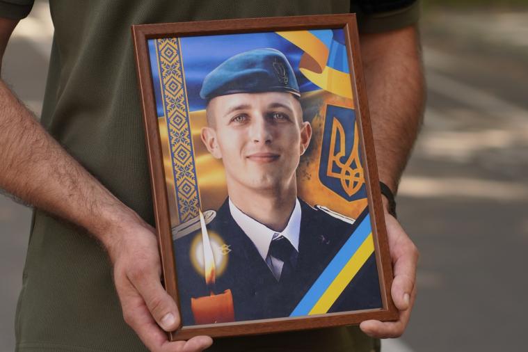 В Ужгороді попрощалися з 22-річним морпіхом з Луганщини