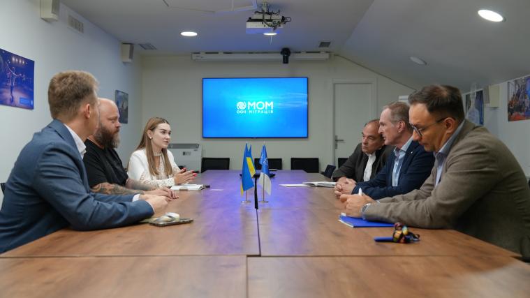 Житло для ВПО, підтримка лікарень та соцсфери: Харченко зустрівся з новим головою представництва МОМ