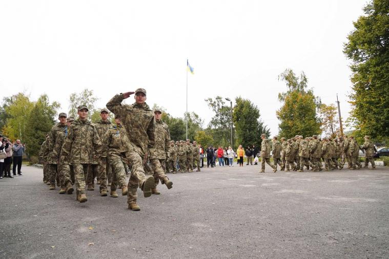28 з 64 першокурсників Луганського військового ліцею – діти діючих військових
