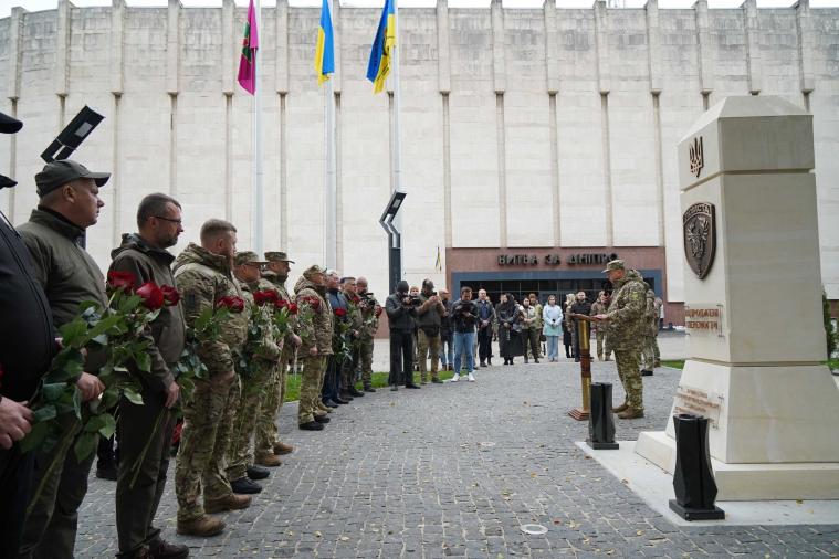 На Алеї Захисників Луганщини у Дніпрі встановили меморіал загиблим прикордонникам