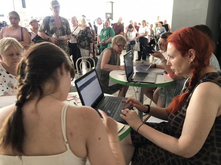 Медична, фінансова й соціальна допомога: яку підтримку ВПО надає Сєвєродонецька громада