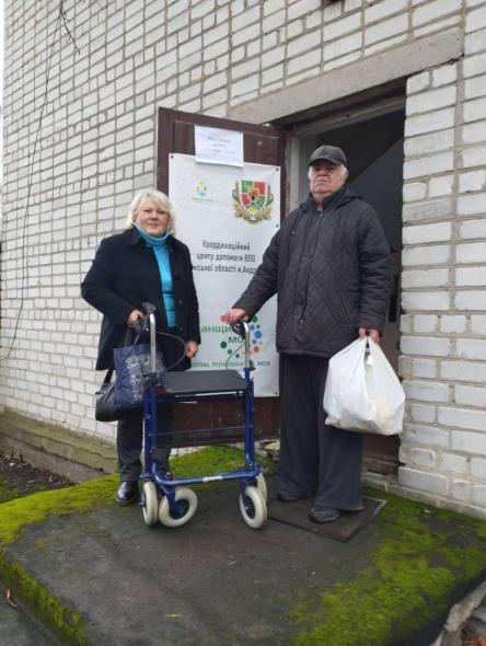 До луганського гумхабу на Житомирщині передали меблі, постіль, матраци, ходунки, корми для тварин До луганського гумхабу на Житомирщині передали меблі, постіль, матраци, ходунки, корми для тварин