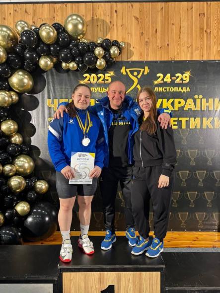 Луганські спортсменки завоювали шість медалей на чемпіонаті України з важкої атлетики Луганські спортсменки завоювали шість медалей на чемпіонаті України з важкої атлетики