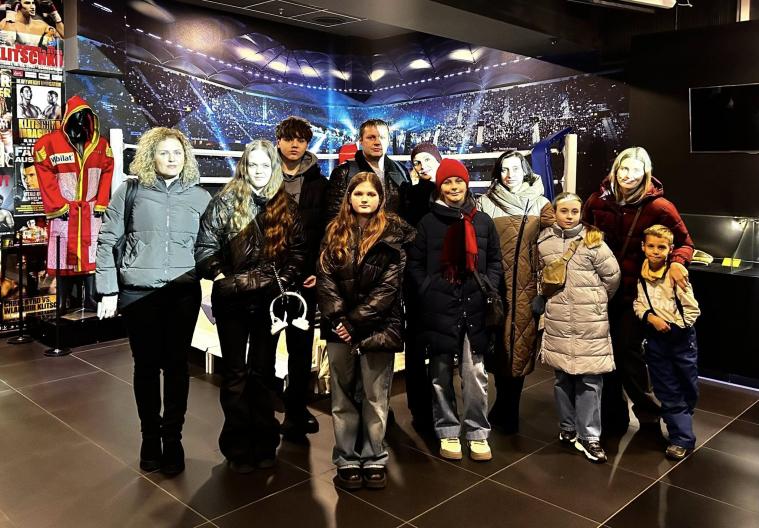 Для луганських ВПО провели екскурсію до музею” Klitschko Expo”