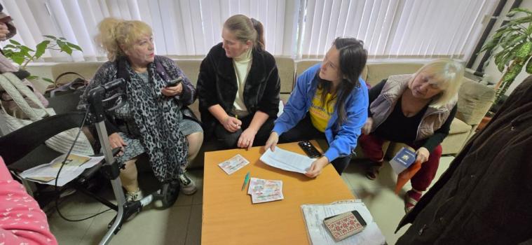 На Закарпатті луганські ВПО отримали продуктові сертифікати