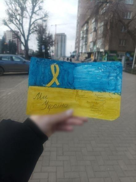 «Луганщина – це Україна»: активісти «Жовтої Стрічки» привітали зі святом (ФОТО)