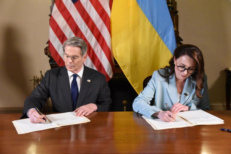 США та Україна чекатимуть понад 10 років, щоб отримати доходи від угоди про надра, - Reuters