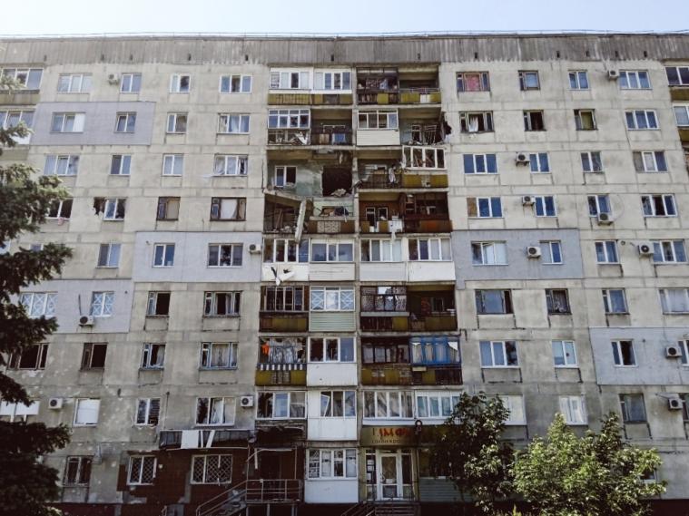 ЛОВА: У Лисичанську окремі райони досі без води й тепла, від “інвестора” з рф йдуть робітники