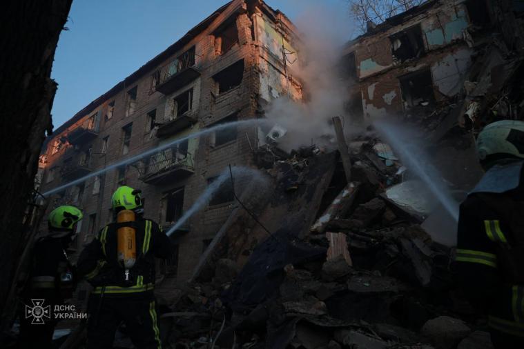 Головні новини на ранок, 23 червня: руйнівні наслідки обстрілу Києва, удар рф по полігону, Чернишов повернувся в Україну