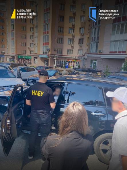 НАБУ та САП викрили корупційну схему за участі чинного нардепа. Гончаренко назвав його прізвище