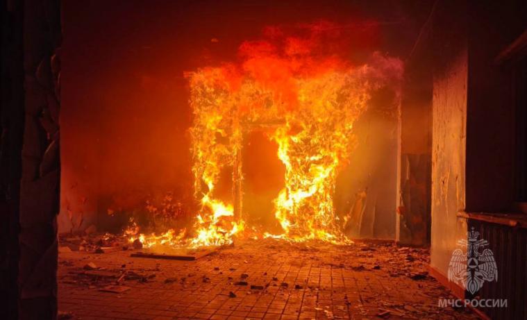 У Сіверськодонецьку горіла школа (ФОТО, ВІДЕО)