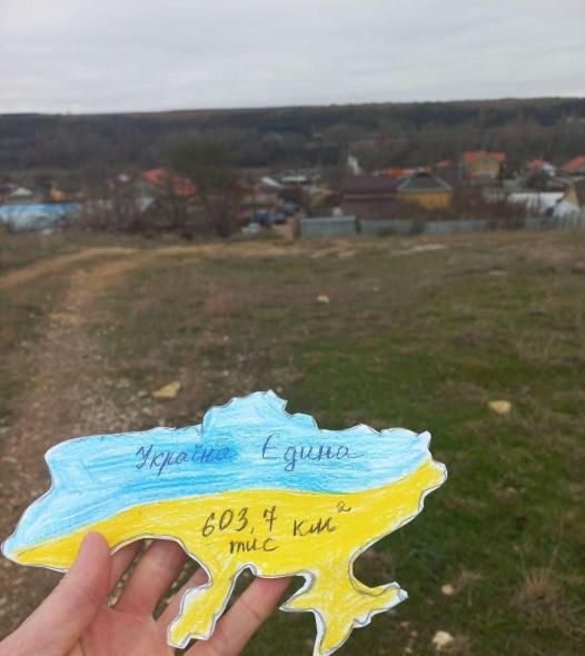 На окупованій Луганщині активісти провели акцію до референдуму про незалежність України (ФОТО) На окупованій Луганщині активісти провели акцію до референдуму про незалежність України (ФОТО)