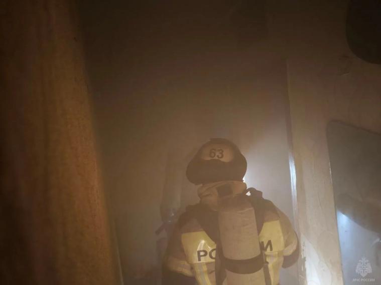 В окупованому Сіверськодонецьку горіла квартира: загинула людина (ФОТО) В окупованому Сіверськодонецьку горіла квартира: загинула людина (ФОТО)