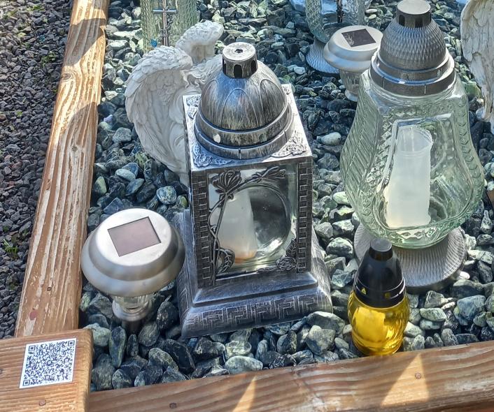 Громади Луганщини розміщують QR-коди на місцях поховань загиблих воїнів та просять допомоги з інформацією