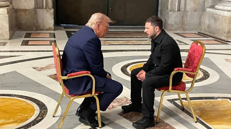 Що Зеленський сказав Трампу на похороні Папи Франциска, - Axios