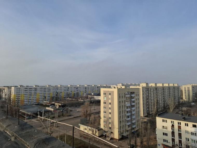 ЛОВА: У Сіверськодонецьку фарба на «відновленому» будинку почала сходити за три тижні 