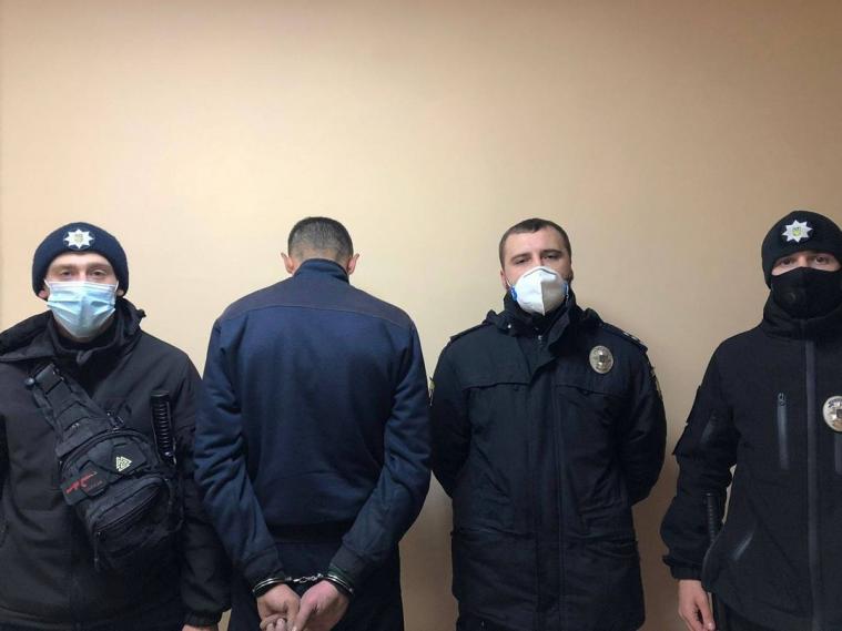 У Сєвєродонецьку свідки пограбування затримали зловмисника та передали поліцейським