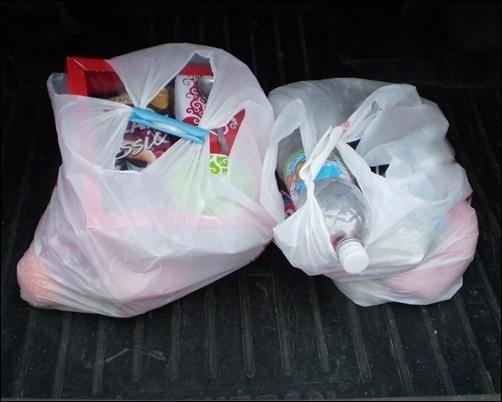 В окупованому Сіверськодонецьку з житла містянки вкрали їжу В окупованому Сіверськодонецьку з житла містянки вкрали їжу