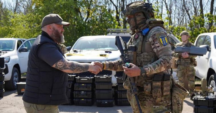 Харченко відзначив «айдарівців» обласними нагородами та передав їм техніку для фронту