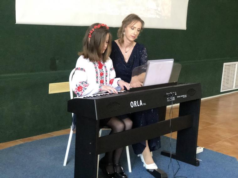 «Школа – це люди, а не будівля». Як Сіверськодонецька музична школа відновила роботу в релокації «Школа – це люди, а не будівля». Як Сіверськодонецька музична школа відновила роботу в релокації