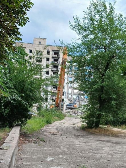 У Сіверськодонецьку почали демонтаж ще однієї багатоповерхівки