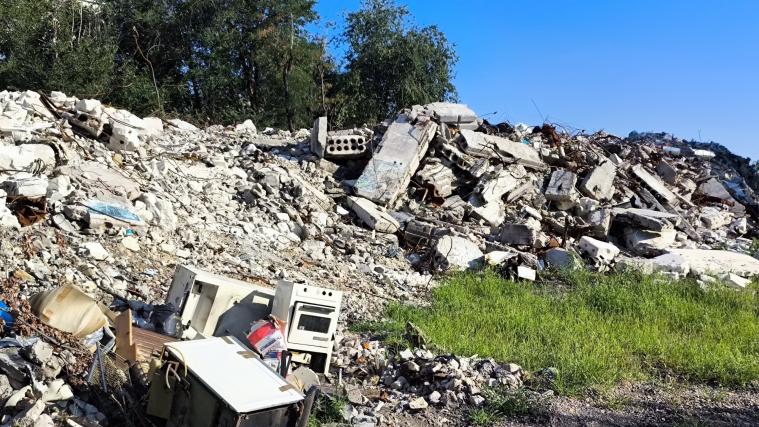 В окупованому Сіверськодонецьку знесли ще одну багатоповерхівку (ФОТО)