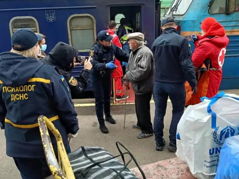 Пенсія на загальних підставах та тимчасове житло для ВПО: Комітет Ради рекомендував ухвалити законопроєкт