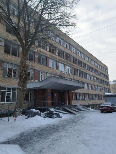 Під час ворожої атаки на Київ постраждав корпус релокованого СНУ ім. Даля