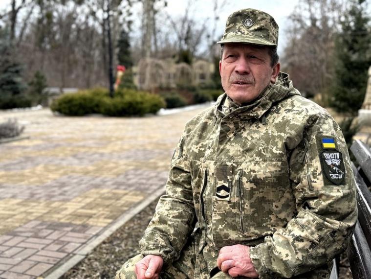 «Били струмом і водили на розстріл»: 66-річний боєць з Луганщини розповів про три роки полону