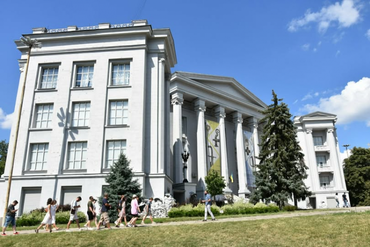 Для луганських ВПО проведуть екскурсію у Національному музеї історії України: як взяти участь