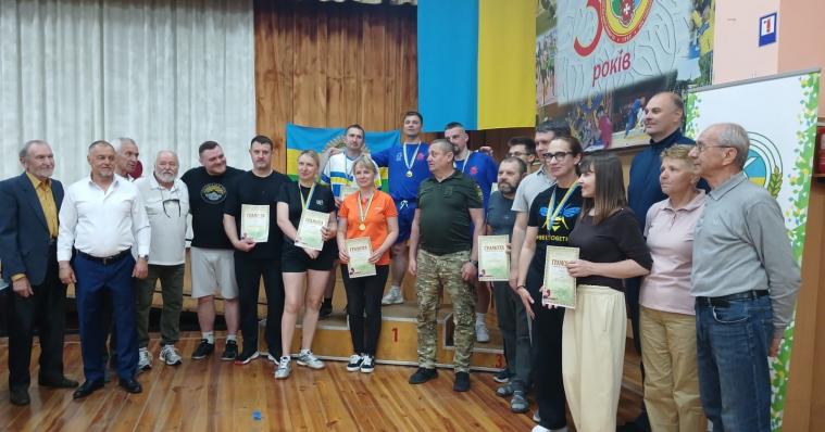 Громада Луганщини провела турнір з настільного тенісу серед ветеранів і ВПО у Рівному