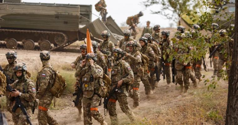 ЛОВА: Дітей з ТОТ Луганщини долучають до військових змагань під егідою «юнармії»