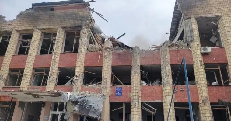 Окупанти заявили про удар по адмінбудівлі у Марківці на Луганщині 